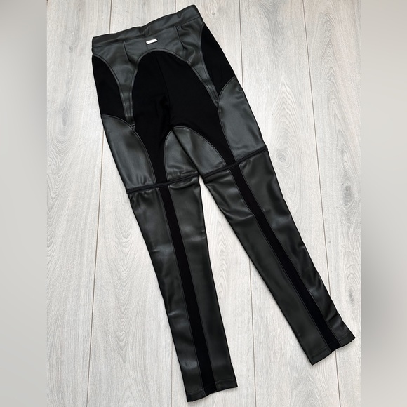 NWT MANIÈRE DE VOIR Vegan Leather Zip Off Leggings to Shorts - Picture 8 of 16